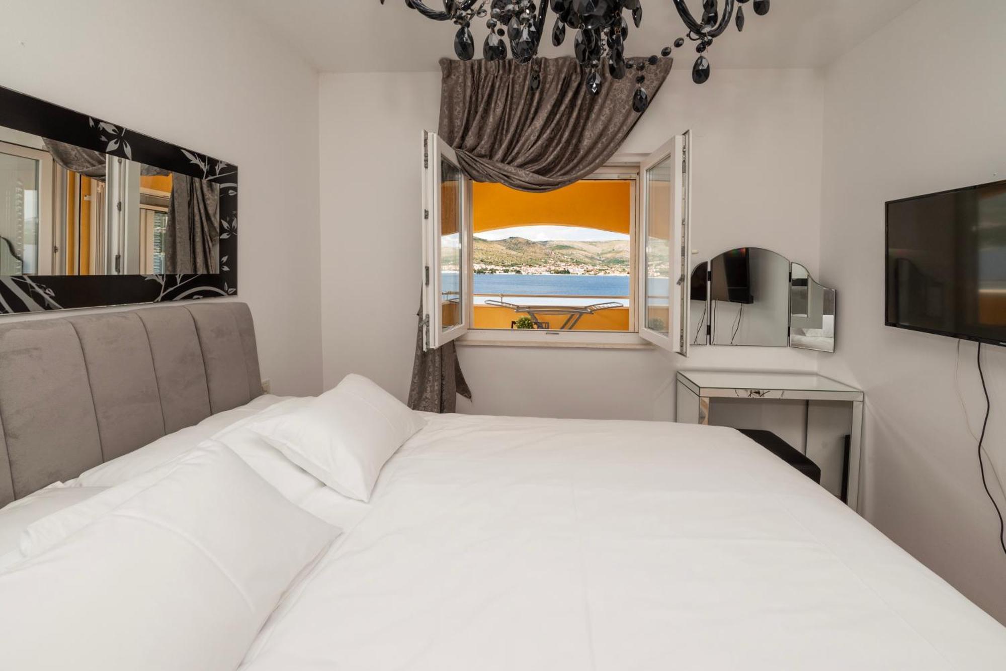 Lavanda Residence With Heated Pool Trogir Split Donji Okrug  Buitenkant foto