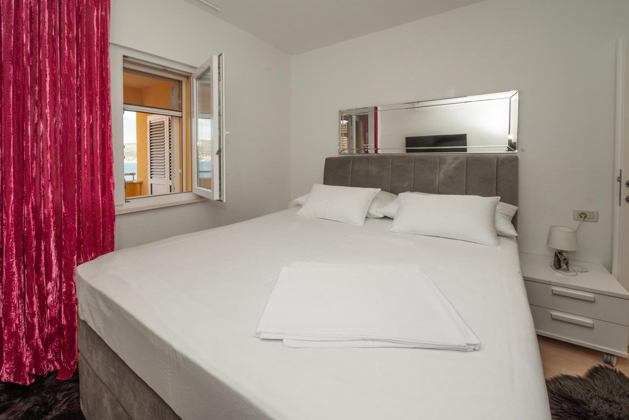 Lavanda Residence With Heated Pool Trogir Split Donji Okrug  Buitenkant foto